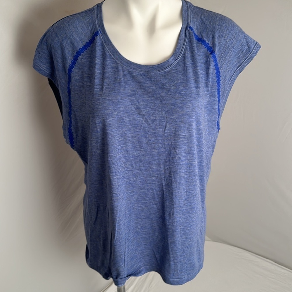 Lululemon Stop Drop and Squat blue short sleeve in Heathered Blazer Blue